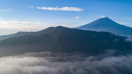 雲海と富士山