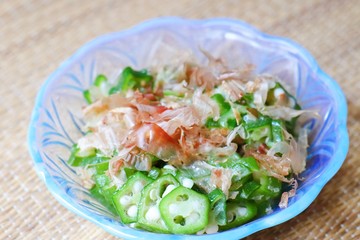 オクラ　かつおぶしかけ