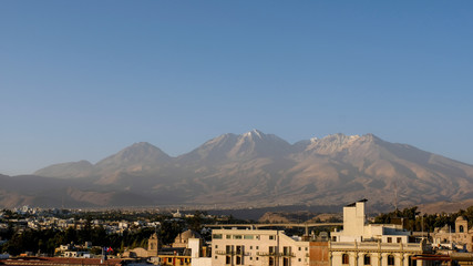 Fototapeta na wymiar View of volcano over city of arequipa
