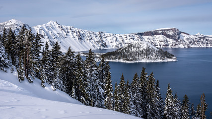 Fototapeta na wymiar Winter panoramic scene of Crater Lake NP