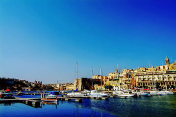Fototapeta na wymiar Malta : Sea View Of Small Sailing Pier In Baie De La Valette, Malta