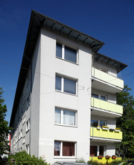 Monotones weisses  Wohnhaus i, Wohngebäude, Bremerhaven, Deutschland