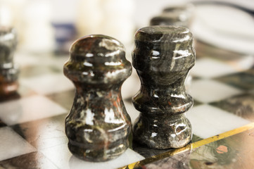 Piezas de ajedrez realizadas en mármol. © Julián  Mg