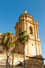 facciata e campanile dell'antica Cattedrale di Mazara del Vallo, Sicilia.