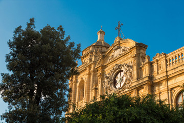 facciata e campanile dell'antica Cattedrale di Mazara del Vallo, Sicilia.