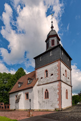 Fototapeta na wymiar Wehrkirche Bindsachsen in Kefenrod in Hessen, Deutschland