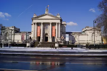 Foto op Canvas London, UK: Tate Britain art gallery in Millbank, after a snowfall © Marco