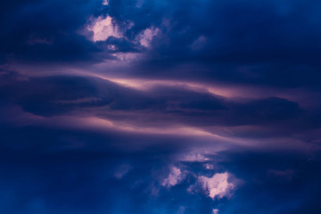 Fototapeta na wymiar Dramatic horizontal clouds background