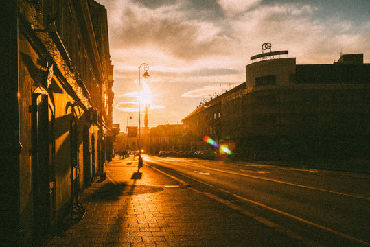 Fototapeta sunset in the city