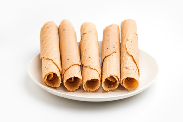 Use milk, flour and other ingredients to make delicious omelets