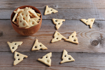 Dry biscuits with cheese