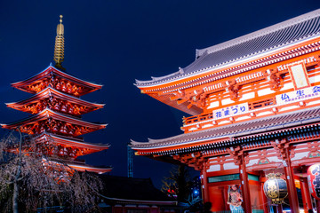Fototapeta na wymiar Senso-ji temple at night in Asakusa, Tokyo