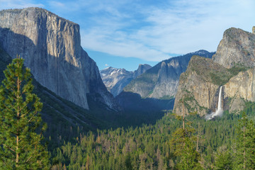 Obraz premium tunnel view in yosemite nationalpark, california, usa