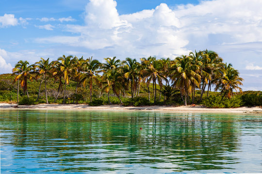 Im Nationalpark Costa Occidental De Isla Mujeres, Punta Cancún Y Punta Nizu