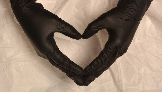 confinamiento, guantes, protecci&oacute;n, virus, covid, coraz&oacute;n manos, nitrilio, aislamiento, uni&oacute;n, compromiso, precausion, manos, guante, mano sola, forma de coraz&oacute;n guantes, 