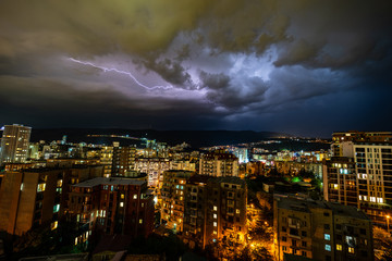 Dramatic sky with lighting in Tbilisi © Anna Bogush