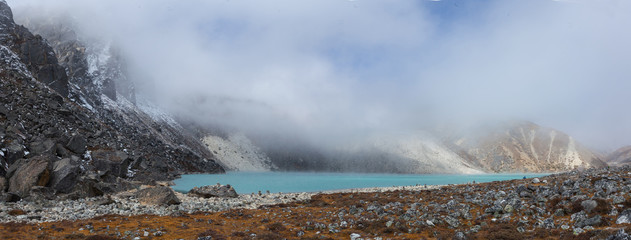 Obraz na płótnie Canvas Second lake of Gokyo lakes, Nepal, Everest area