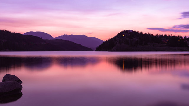 Sunrise over the lake. Dillon Reservoir in Silverthorne, Colorado