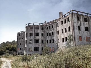 old abandoned building