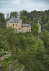 Fototapeta na wymiar Burg Reinhardstein in Belgien in der Eifel