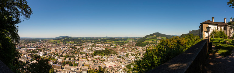 Fototapeta na wymiar Salzburg Stadt Panorama vom Kapuzinerberg mit Franziskischlössel in Salzburg Österreich