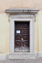 Fototapeta na wymiar Chianche - Entrata laterale della Chiesa di San Felice