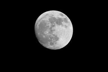 Der Mond bei Nacht