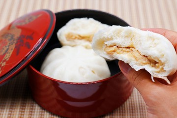 肉まん