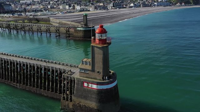 Phare de Fécamp dans la lumi&egrave;re matinale, Haute-Normandie