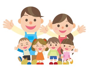 エプロン姿の保育士とにぎやかな子供達