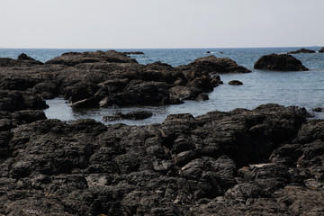 岩石海岸と青い海 和歌山 日本