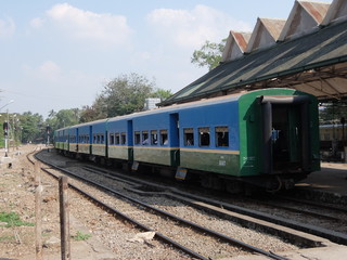 Fototapeta na wymiar ミャンマーの鉄道車両