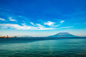 桜島と海と空と雲の美しい夏の風景