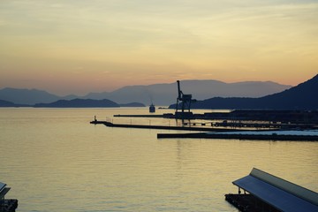 高松港の朝