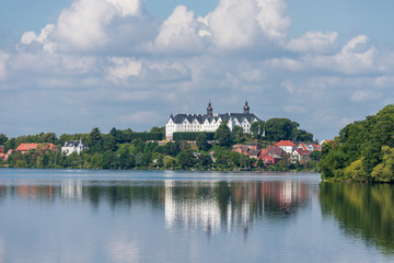 Fotos einer Bootsfahrt auf dem Großen Plöner See ein unter Naturschutz stehender See in...