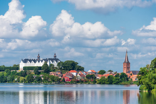 Fotos einer Bootsfahrt auf dem Gro&szlig;en Pl&ouml;ner See ein unter Naturschutz stehender See in Schleswig-Holstein