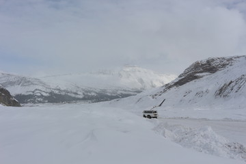 Fototapeta na wymiar Athabasca Glacier icefields parkway Canada