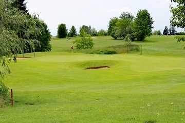 Obraz premium golf course in the morning