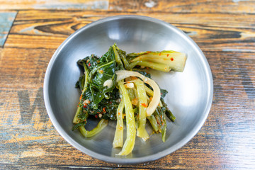 Korean traditional side dishes, the green part of radish kimchi