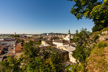 Stadt Salzburg mit St.Sebastiankirche vom Kapuzinerberg