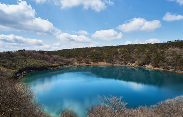 美しい湖。宮崎県えびの高原の不動池。霧島錦江湾国立公園。