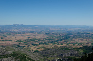 Fototapeta na wymiar Landscape of the valley of Ebro