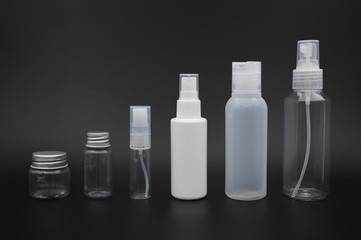 小型のボトルのバリエーション（黒背景）