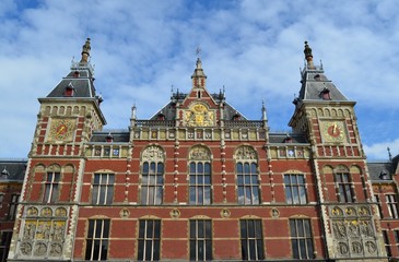 Fototapeta na wymiar gare d'amsterdam 