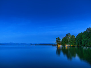 Fototapeta na wymiar Nachthimmel am Starnberger See bei Tutzing, Bayern Deutschland