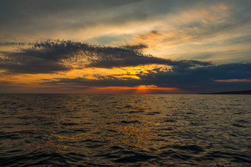 Obraz premium Sunset over the sea, beautiful nature photo.