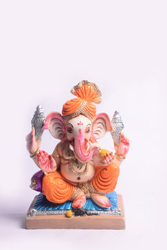 ISOLATED LORD GANESHA SCULPTURE PICTURE IMAGE 