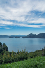 洞爺湖と青空