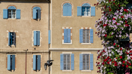 Fototapeta na wymiar Mediterrane Hausfassade Cahors, Occitanien, Frankreich