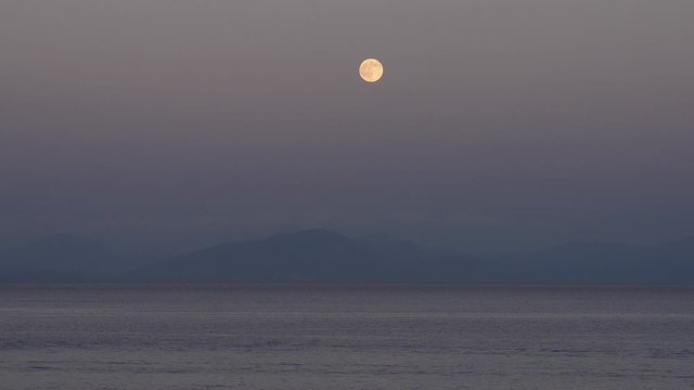 luna rossa piena 
